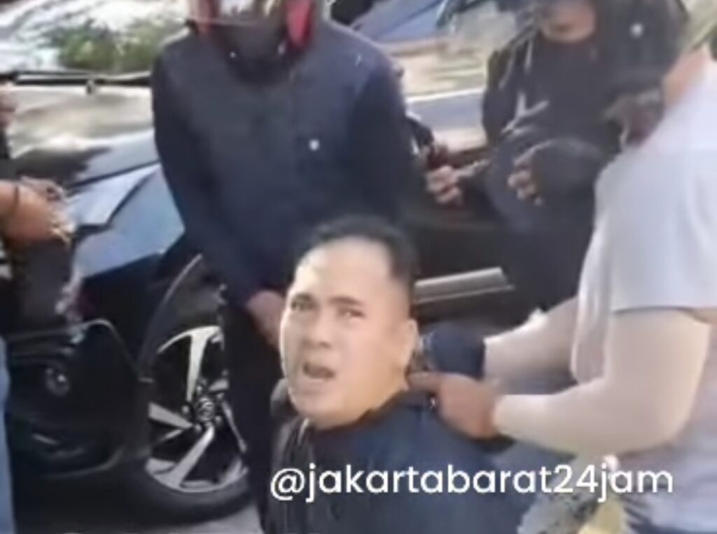 Beredar Video Diduga Pedangdut Saipul Jamil Diamankan Polisi dan Viral