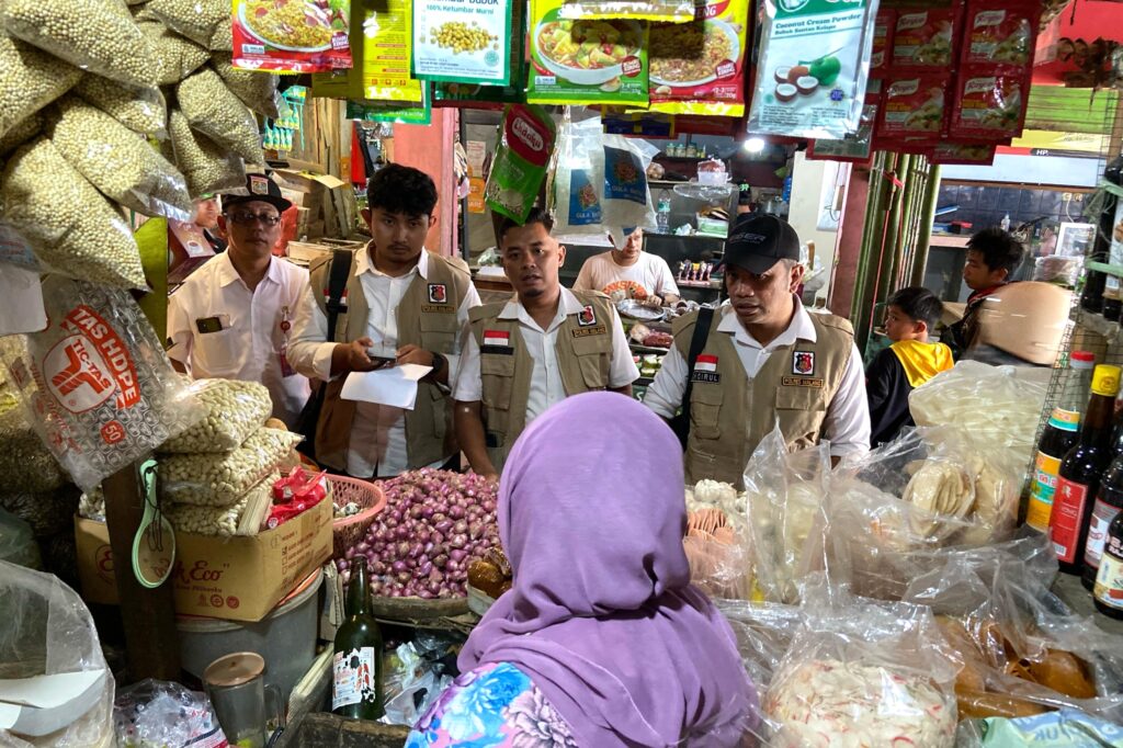 Harga Beberapa Bahan Pokok Melejit, Satgas Pangan Polres Malang Gelar Operasi Pasar