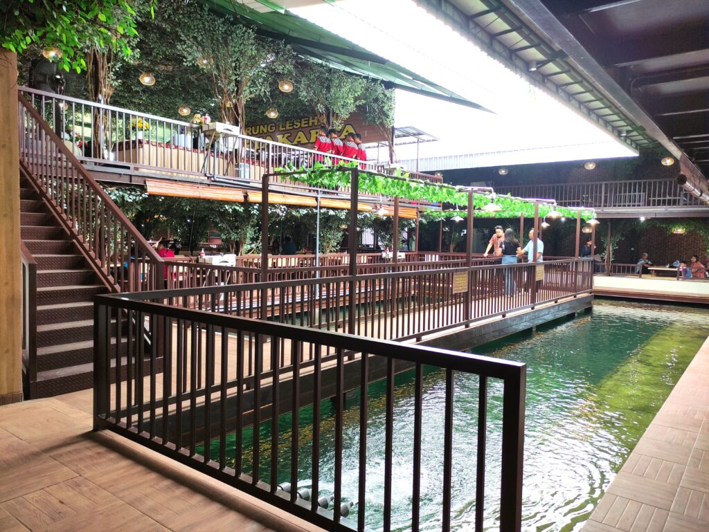Grand Opening Warung Lesehan Yogyakarta di Kepanjen Malang, Ada Kolam Ikan Koi Luas dan View Apik