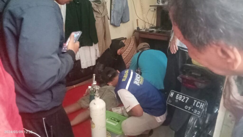 Seorang Kakek di Kota Malang Tewas di Atas Rumah dengan Memegang Bor Listrik