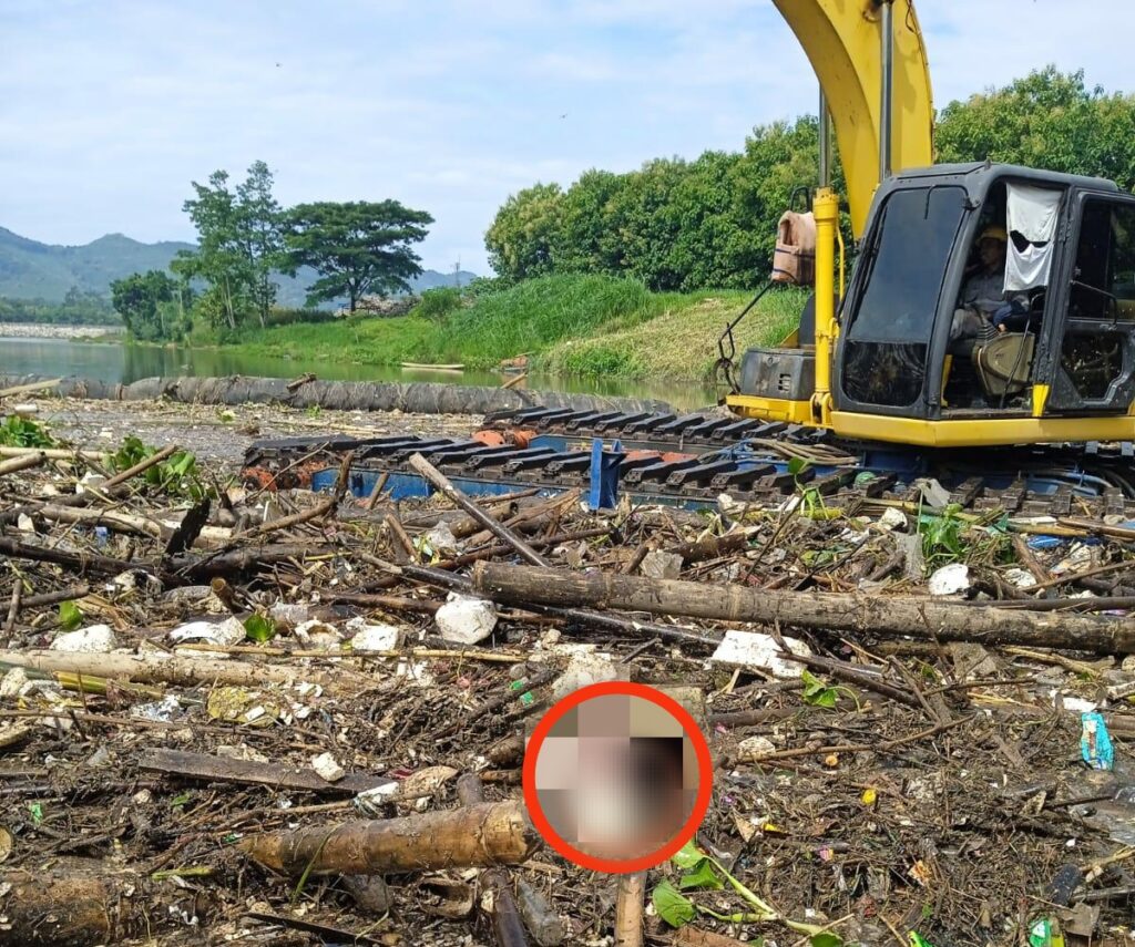 Berada Ditumpukan Sampah, Jasad Bayi Ditemukan Petugas Kebersihan Waduk di Malang