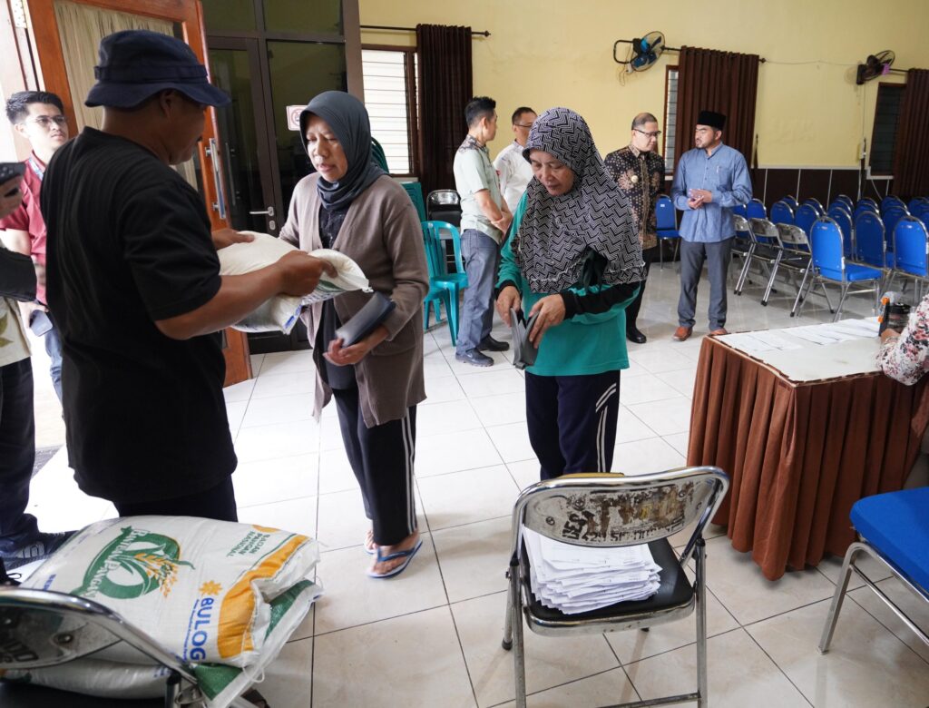 Pemkot Batu Salurkan 91,290 Ton Beras kepada KPM, Pj Wali Kota: Bagian Upaya Stabilkan Harga Beras