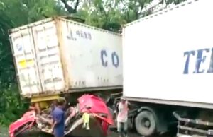 Kontainer Seruduk Kontainer, 1 Pemotor Tewas di Purwodadi Pasuruan