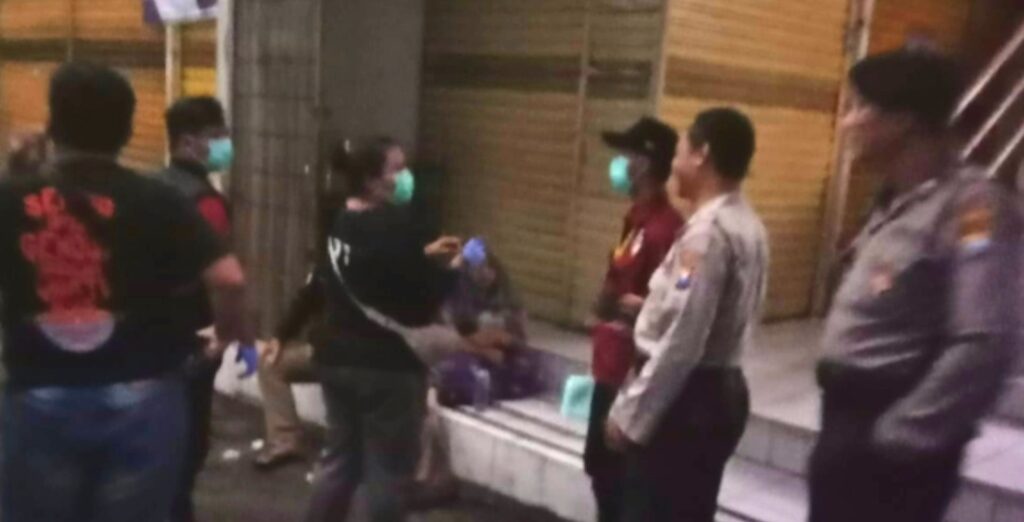 Pedagang Pasar di Malang Digegerkan Wanita Melahirkan Bayi di Kamar Mandi Musala