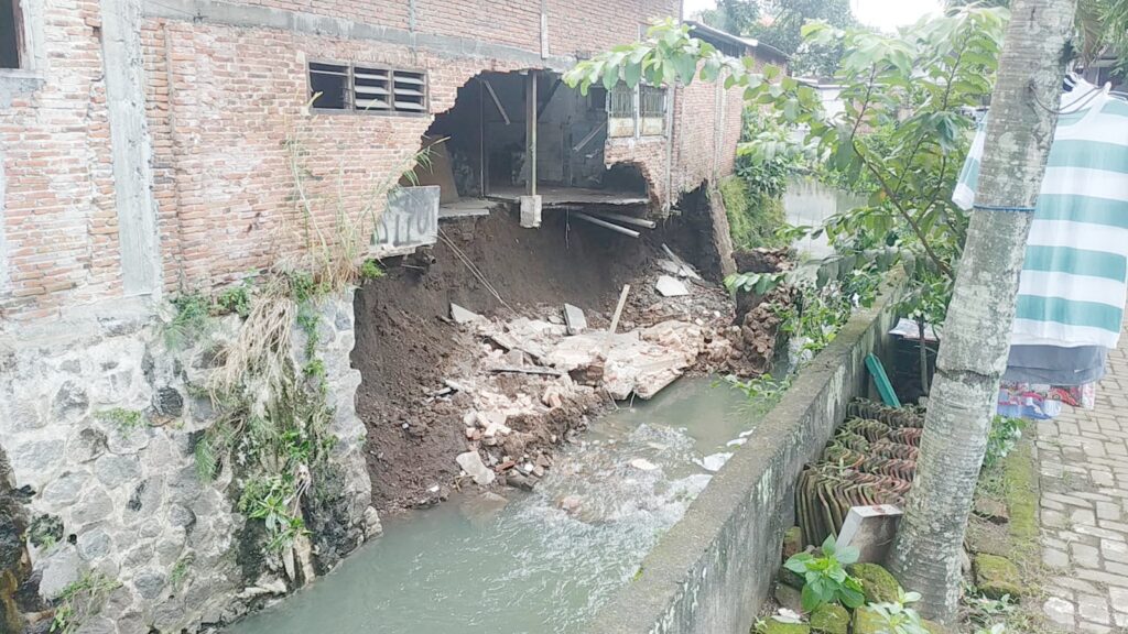 Terjadi Longsor Susulan di Bunulrejo Kota Malang, Sempat Terekam Video Amatir Warga