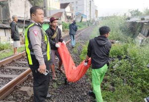Seorang Pemuda di Malang Tertabrak Kereta Api hingga Tubuhnya Terpotong Menjadi Dua