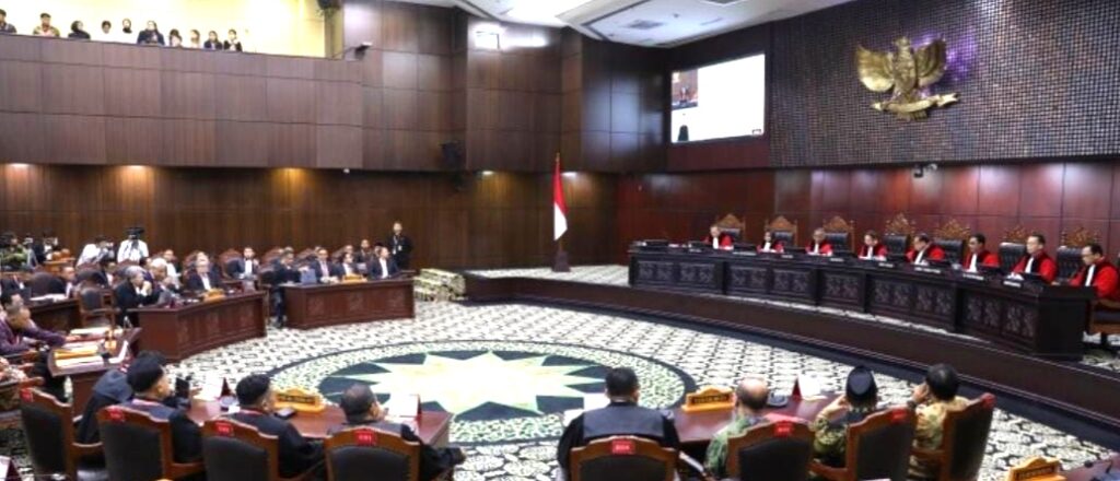 MK Resmi Tolak Semua Gugatan Pilpres, Pertama Kali Dalam Sejarah Ada Dissenting Opinion Dalam Putusan