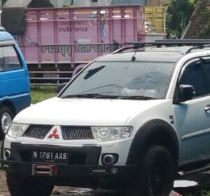 Nahas, Kaca Mobil Pajero Milik Juragan Sembako Pecah Dilempar ODGJ saat Diparkir di Depan Rumah