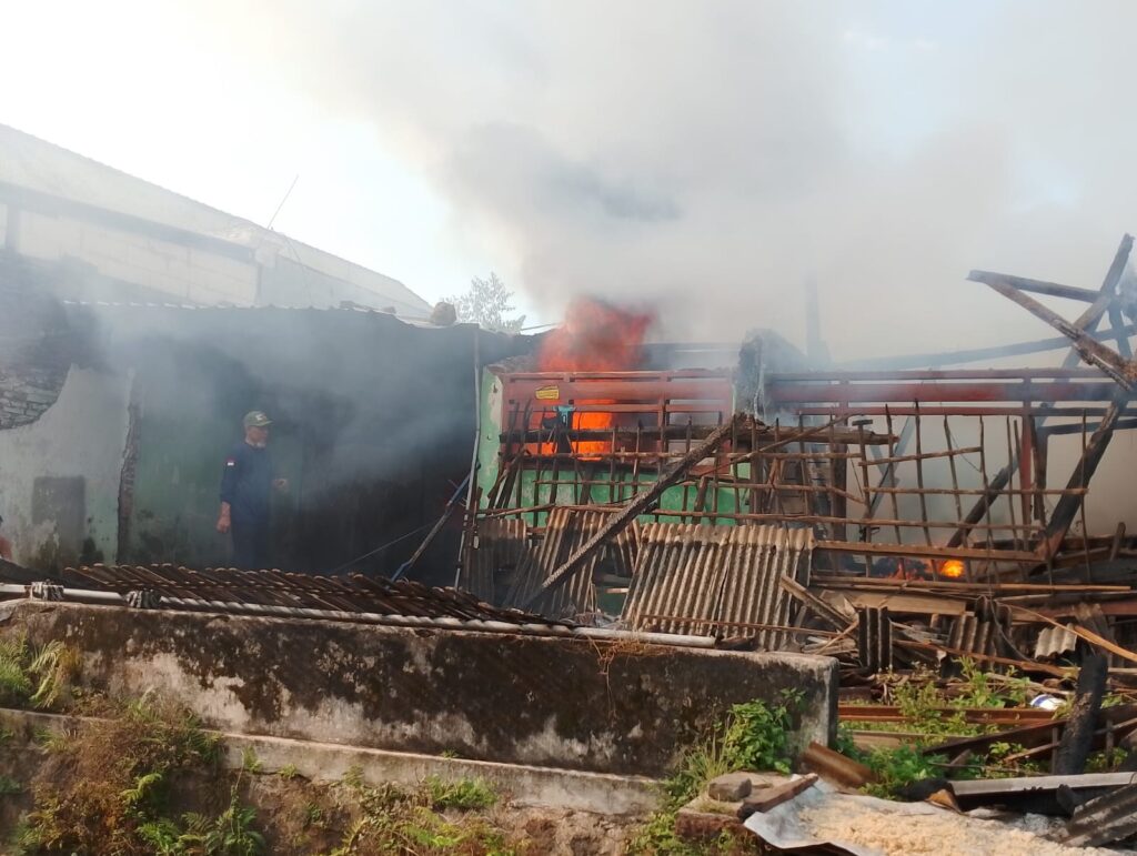 Rumah di Langlang Singosari Ludes Terbakar, Ini Penyebabnya