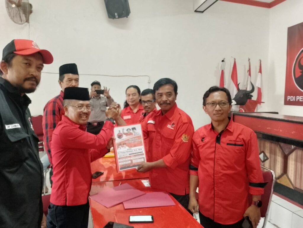 Susul Didik, Punjul Santoso juga Kembalikan Formulir Pendaftaran Bacakada Kota Batu