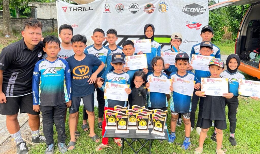Atlet ISSI Kota Batu Raih Raih Prestasi di BMX Cross Blitar 2024