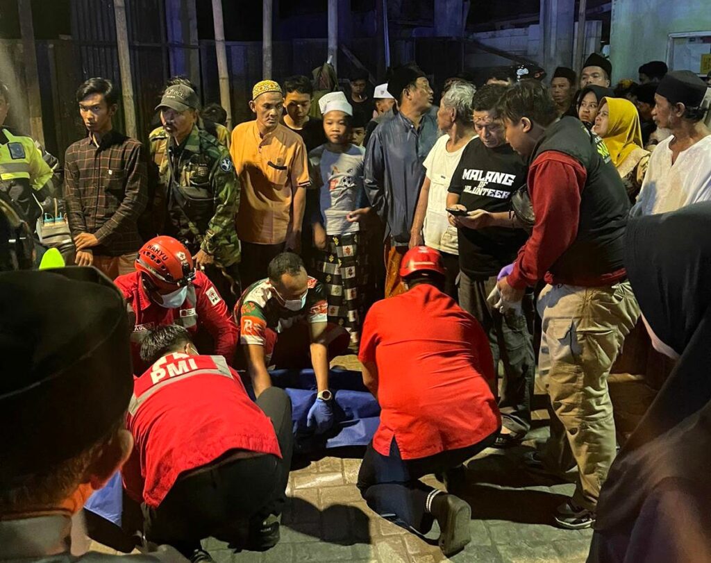 Pemotor di Kota Malang Tabrak Pedagang Sempol, Diduga Terkena Serangan Jantung