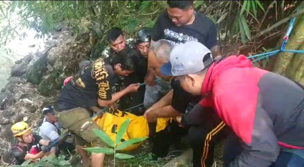 Mayat Orang Bertato Mengapung di Sungai Bangao Gegerkan Warga Polehan Kota Malang