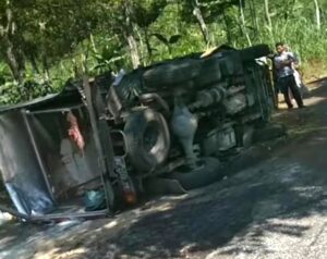Truk Boks Muatan Beras Diduga Ngeblong, Tabrak Pemotor Asal Pakis Malang hingga Tewas