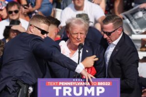 Donald Trump Ditembak Saat Kampanye, Pelaku Tewas Dibunuh Agen Secret Service