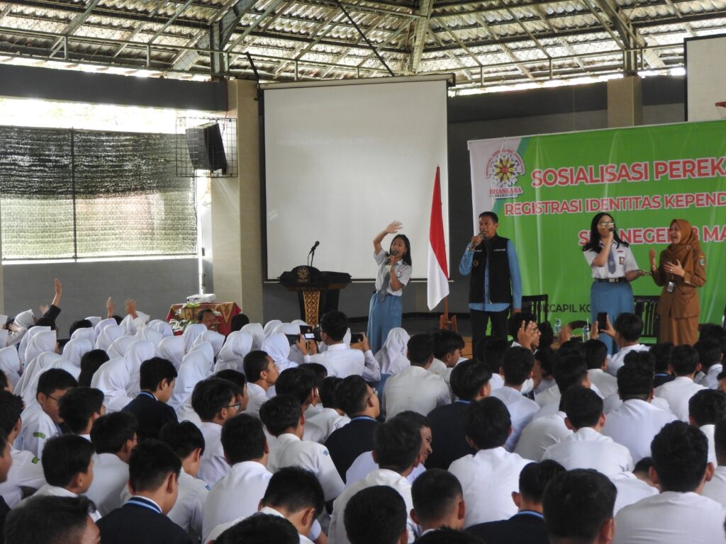 Pj Wali Kota Malang Ajak Para Siswa yang Sudah Mempunyai KTP Ikut Nyoblos dalam Pemilu