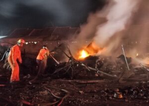 Tempat Penampungan Rongsokan di Singosari Malang Ludes Terbakar