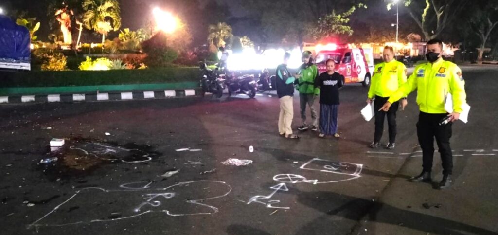 Lalai Dalam Mengemudi, Truk Tabrak Pengendara Motor Hingga Tewas di Jalan Ijen