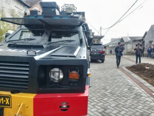 Densus 88 Anti Teror Tangkap Terduga Teroris di Kota Batu