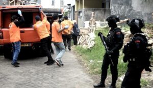 Densus 88 Amankan Tiga Orang Terduga Teroris di Batu, Satu Orang Ditetapkan Tersangka