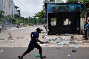 Mahasiswa di Bangladesh Serukan PM untuk Mundur