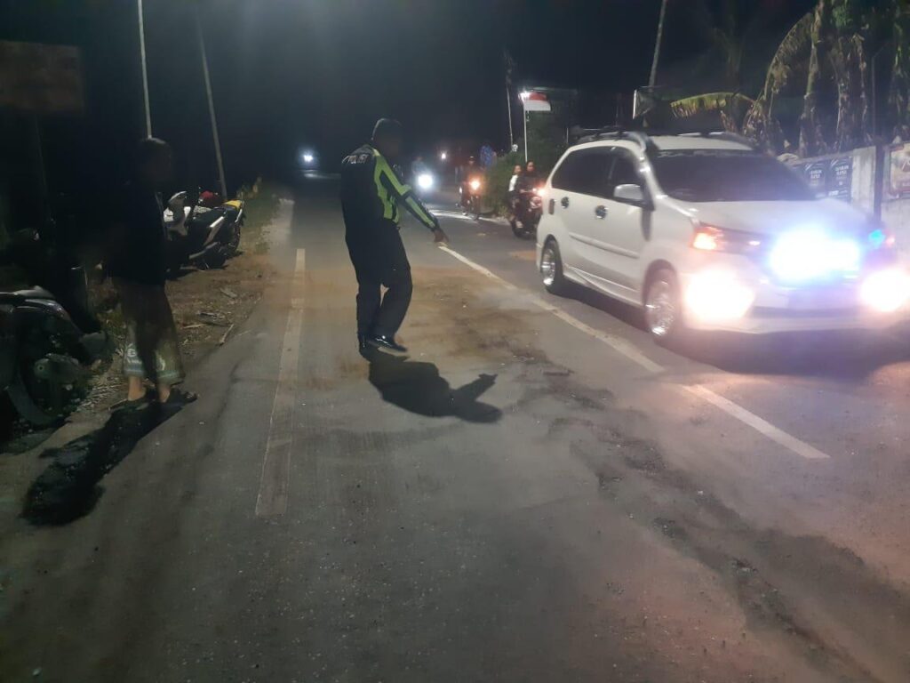 Pemotor di Sumbermanjing Wetan Malang Tabrak Truk di Jalan, 2 Meninggal dan 1 Kritis
