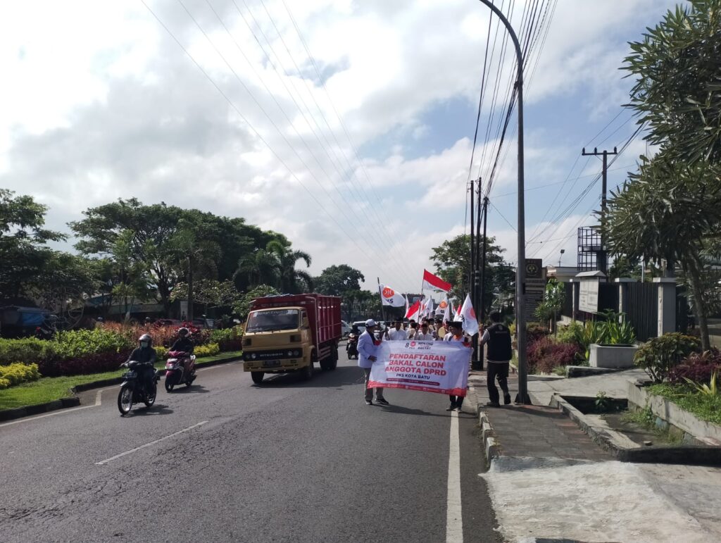 KPU Kota Batu Tak Batasi Jumlah Simpatisan Mengarak Bacakada saat Mendaftar