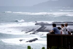 Jepang Keluarkan Peringatan Darurat Tentang Badai Shanshan
