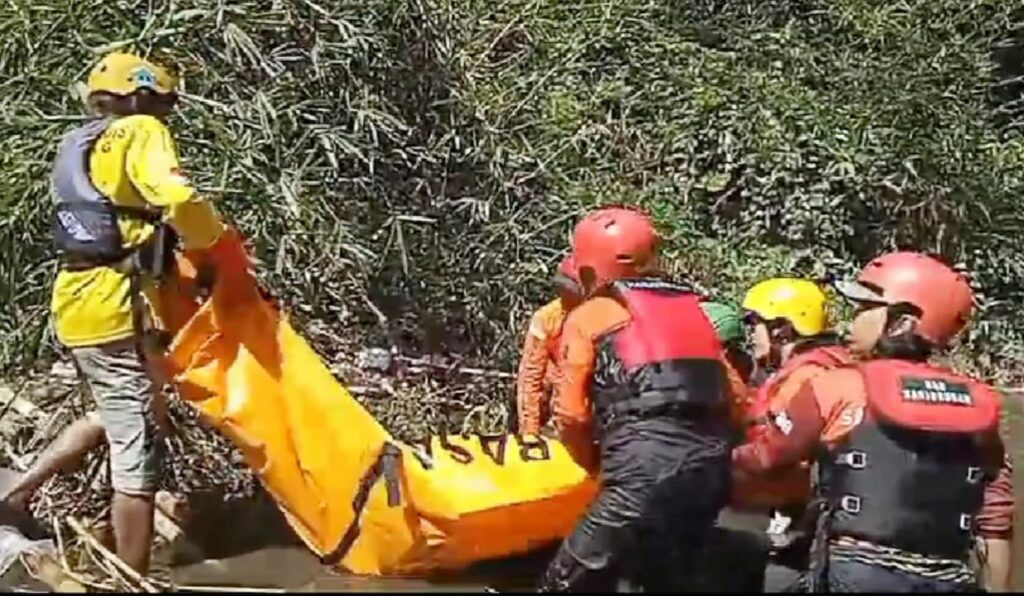 Jenazah Balita 3,5 Tahun yang Hanyut Ditemukan Tim SAR di Sungai Metro Pakisaji