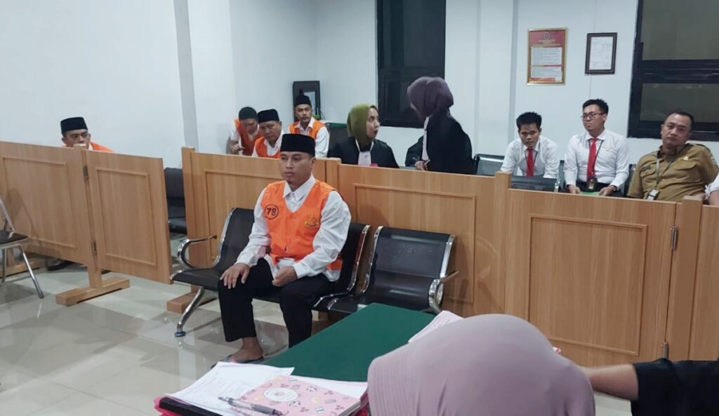 Terdakwa Produsen Miras Ilegal Jenis Trobas di Kabupaten Malang Didakwa 5 Tahun Penjara