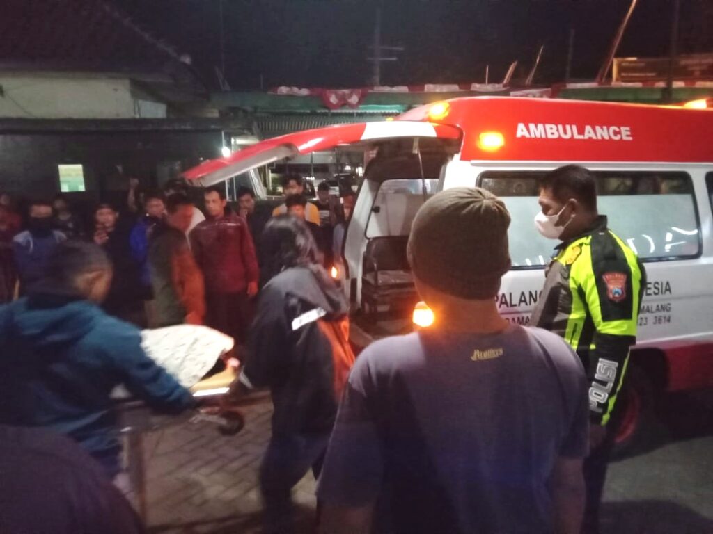 Laka Maut Dua Motor Adu Banteng Sebabkan Satu Korban Tewas di Dampit Malang