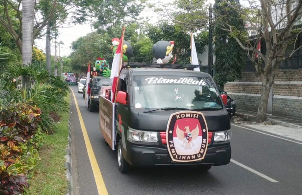 Kirab Maskot dan Sosialisasi Pilkada 2024 di Kecamatan Blimbing, KPU Berharap Pemilu Jadi Pemersatu