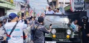 Menuju KPU, Anton-Dimyati Diantar Ribuan Simpatisan untuk Daftar Pilkada