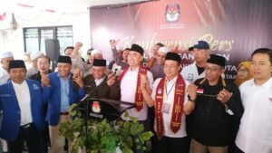 Paslon Anton-Dimyati Calon Pertama Dafkarkan ke KPU Kota Malang
