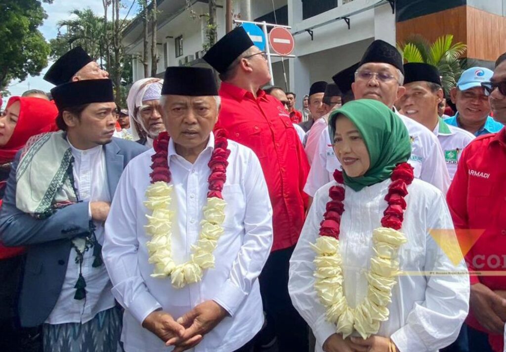Diusung 11 Partai, Pasangan Sanusi – Latifah Daftar ke KPU Kabupaten Malang
