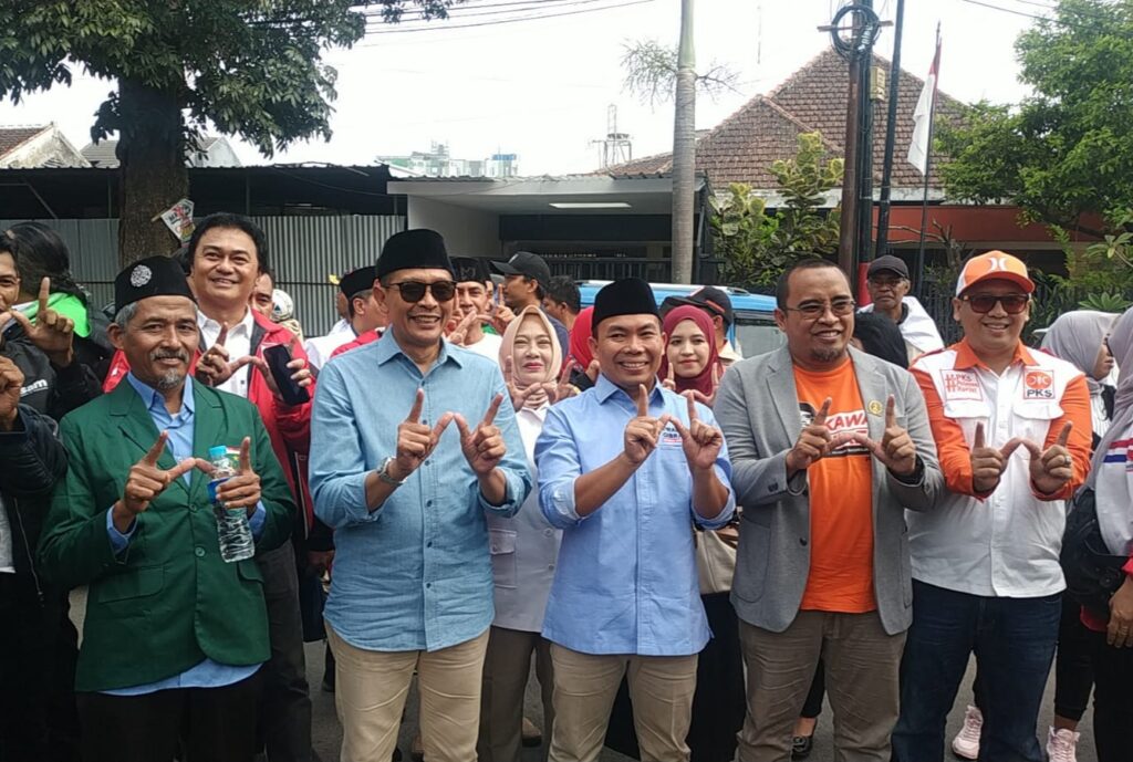 13 Parpol Hantarkan Wahyu-Ali Mendaftar Calon Kepala Daerah di KPU Kota Malang