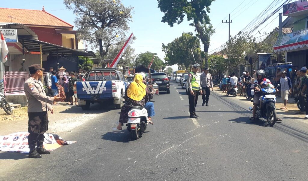 Pengendara Motor Tewas di Malang Tertabrak Truk saat Nyalip