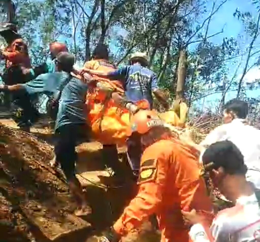 Pemuda yang Tenggelam di Sungai Coban Kedung Darmo Ditemukan Tewas oleh Tim SAR