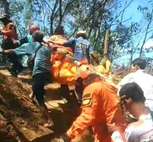 Pemuda yang Tenggelam di Sungai Coban Kedung Darmo Ditemukan Tewas oleh Tim SAR