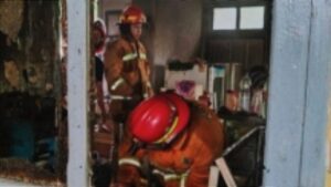 Panasi Sayur lalu Ditinggal Sholat, Dapur Rumah Habis Dilalap Api