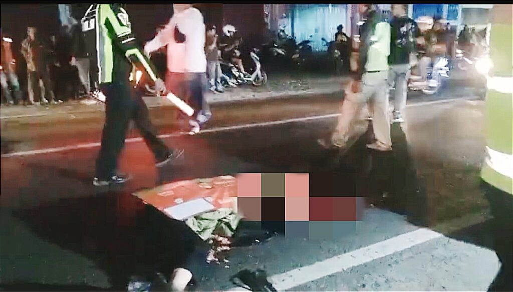 Menyalip Dari Sisi Kiri, Remaja Puteri Tewas Terlindas Truk Gandeng Bermuatan Tebu