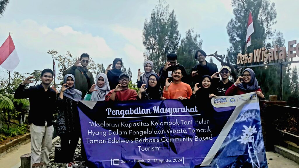 Pengabdian Tim Edelweiss Rangers UM dan UB untuk Identifikasi Aset Hulun Hyang dan Desain Tapak Wisata Tematik Desa Edelweiss Wonokitri