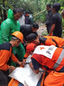 Driver Jeep Wisata Bromo dan Rekannya Ditemukan Tewas di Aliran Sungai