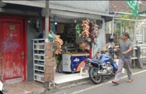 Aksi Pencurian di Toko Madura 24 Jam Terekam CCTV, Pelaku Diduga Masih Anak-Anak