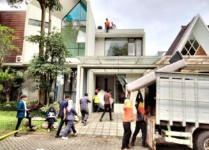 PN Malang Eksekusi Rumah di Permata Jingga Malang, Sempat Terjadi Ketegangan
