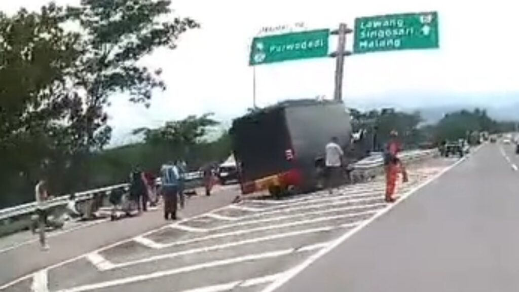 Sopir Ngantuk Diduga Jadi Penyebab Kecelakaan Bus Pusdik Brimob