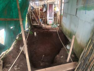 Tanah Amblas Sedalam 15 Meter di Dalam Rumah Warga Jabung Malang