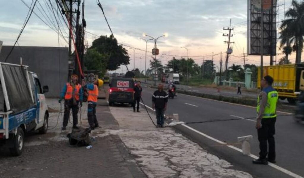 Diduga Terjerat Kabel Listrik Melintang, Pria Muda Asal Lawang Tewas di Tempat