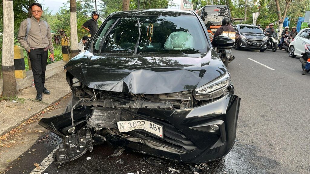 4 Kendaraan Kecelakaan Beruntun di Karangploso Malang, 2 Orang Terluka