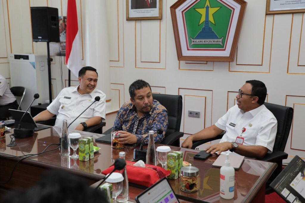 Pj Wali Kota Malang Paparkan Penanganan Banjir dan DED Pasar Besar pada Deputi Bappenas